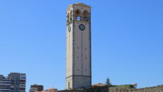 Elbasan'ın sembolik saat kulesi zamana direniyor