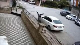 Otomobile çarptı, kaçarken scooterını unuttu