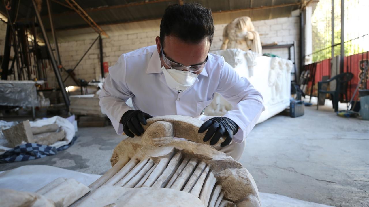 "Gelecek nesillere aktarılmasını sağlıyorlar"