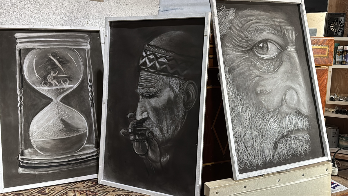 "Kalem değil de silgi kullanarak resim yapmayı denedim"