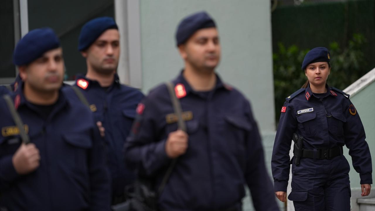 Sınavı kazanınca babası asker eğlencesi yapmış