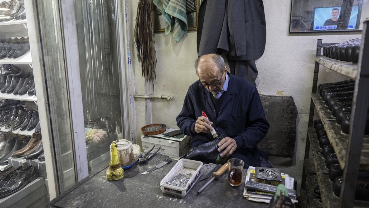 Ayakkabı üretiminde yarım asrı deviren kardeşler, mesleği yaşatmaya çalışıyor
