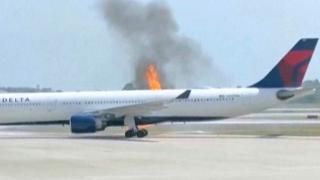 ABD'de uçağın motorunun alev alması sonucu 282 yolcu tahliye edildi