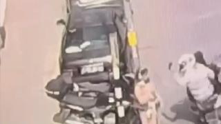 Beyoğlu'nda kapkaç anları kameraya böyle yansıdı