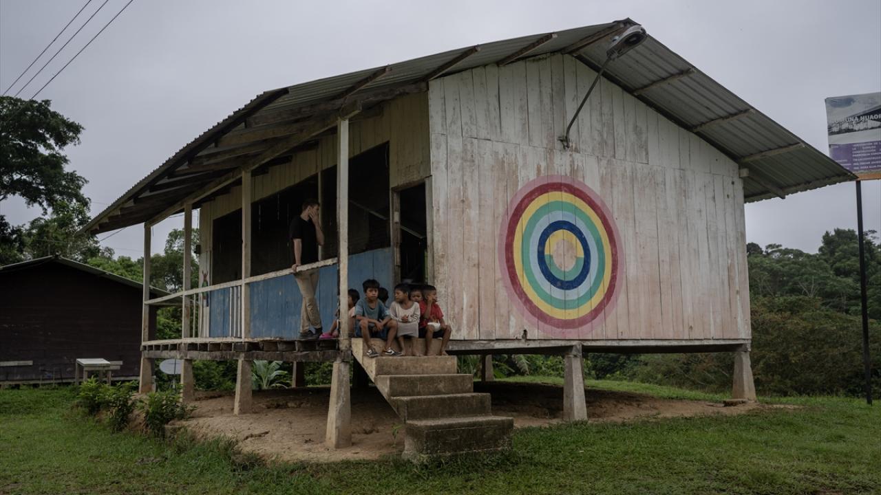 Moderniteye karşı dengede kalma çabası