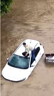 Adana'da sağanak ve dolu etkili oldu