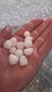 Ankara'ya fındık büyüklüğünde dolu yağdı