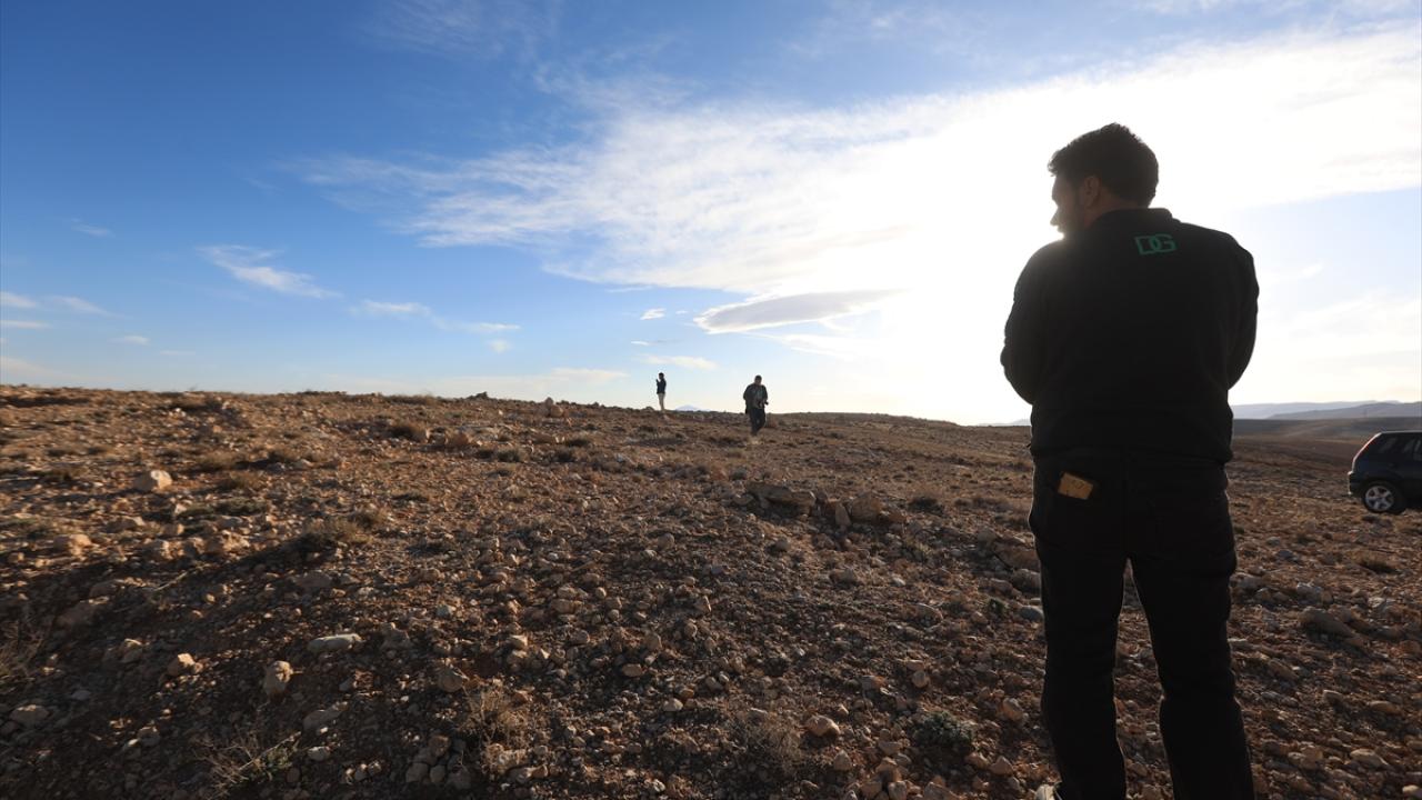 Esed rejimi dönemine ait en büyük toplu mezar sahası olduğu düşünülen yer görüntülendi