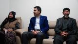 Bakan Kurum yeni köy evlerine taşınan aileye misafir oldu
