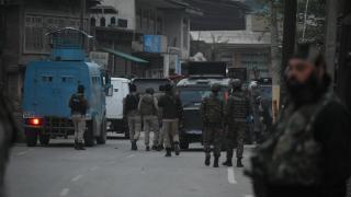 Pakistan güvenlik kaynakları: Hindistan'a ait 5 savaş uçağı düşürüldü