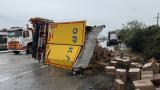 Anadolu Otoyolu'nda tır devrildi: Ulaşım aksadı