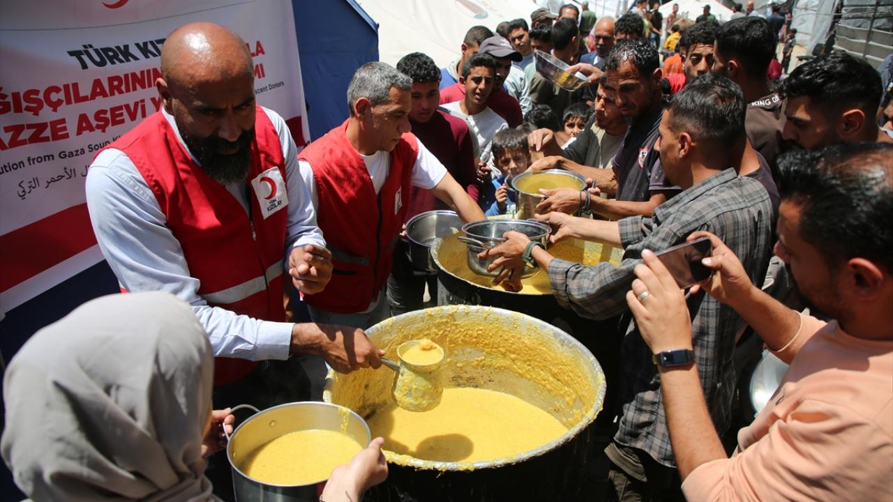 Türk Kızılayı'ndan Gazze'de sıcak yemek yardımı