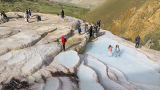 "Van'ın Pamukkale'si" yeşile bürünen çevresiyle doğaseverleri ağırlıyor