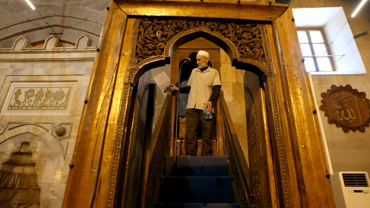 "Rabbimin rızasını kazanmak maksadıyla çalışıyoruz"