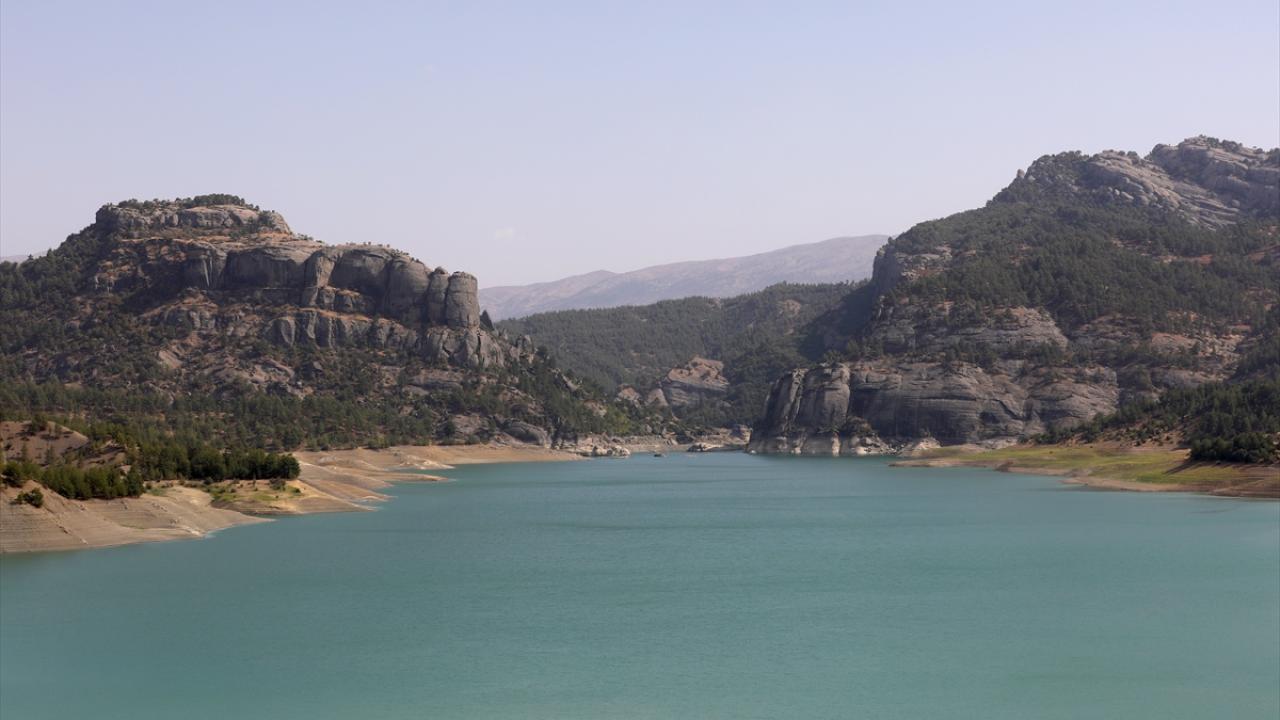 Menzelet Baraj Gölü