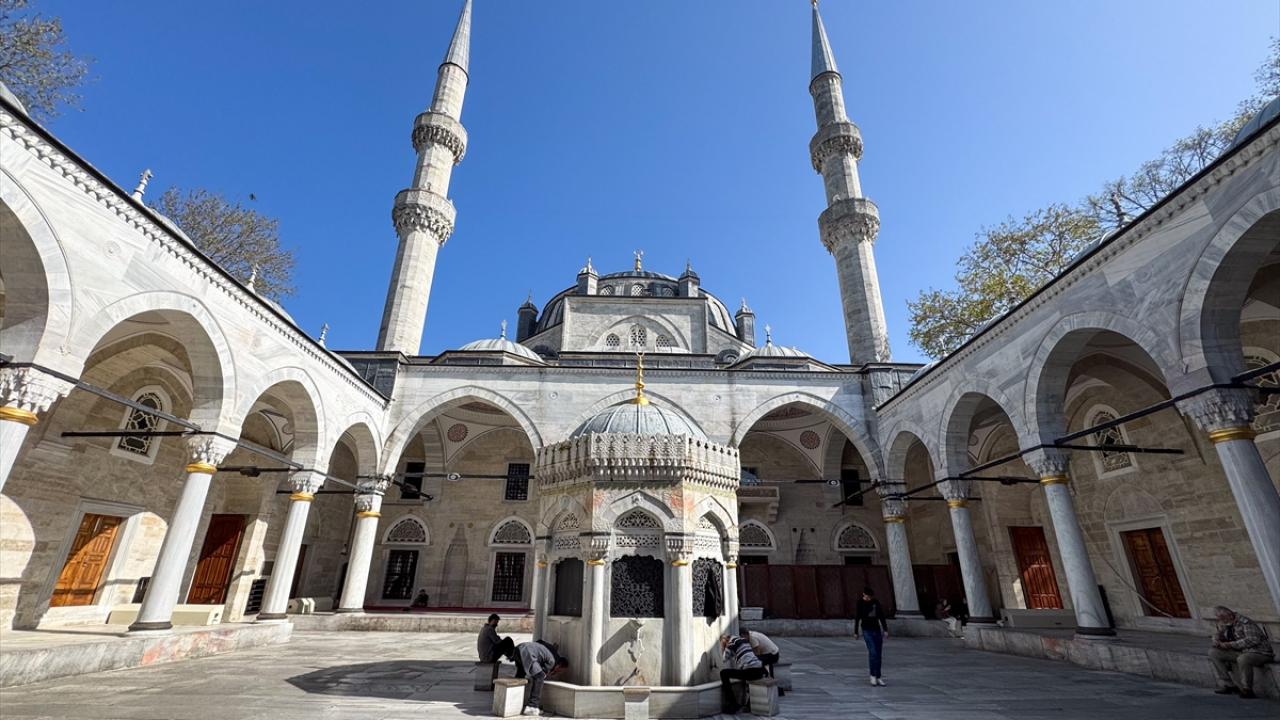 Osmanlı'nın merhamet mimarisi "kuş sebilleri" yüzyıllardır camileri süslüyor