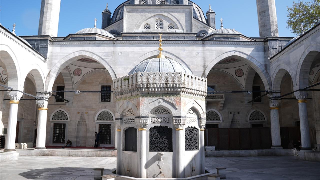 Osmanlı'nın merhamet mimarisi "kuş sebilleri" yüzyıllardır camileri süslüyor