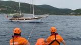 İçinde 3 kişinin bulunduğu ve su alan 22 metrelik tekne kurtarıldı