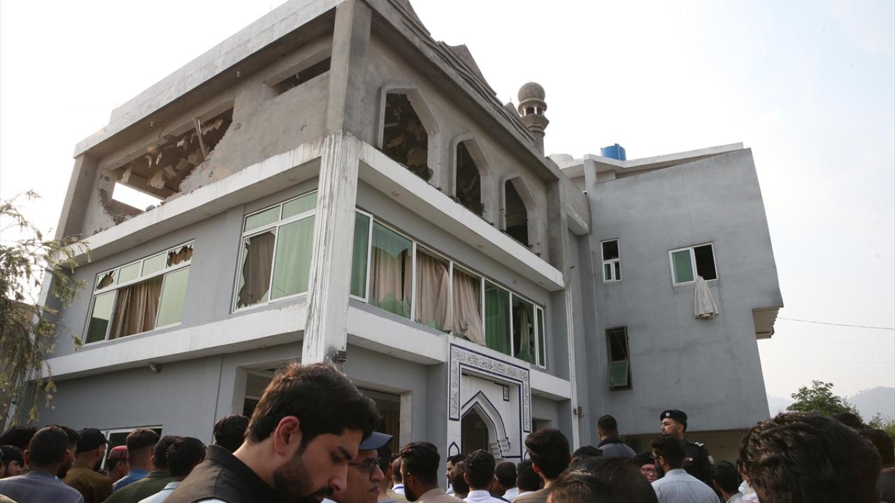 Hindistan ordusu, Pakistan ve ona bağlı Azad Keşmir'de yıkıma sebep oldu