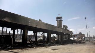 Katil İsrail, Sana Havalimanı'na saldırı düzenledi