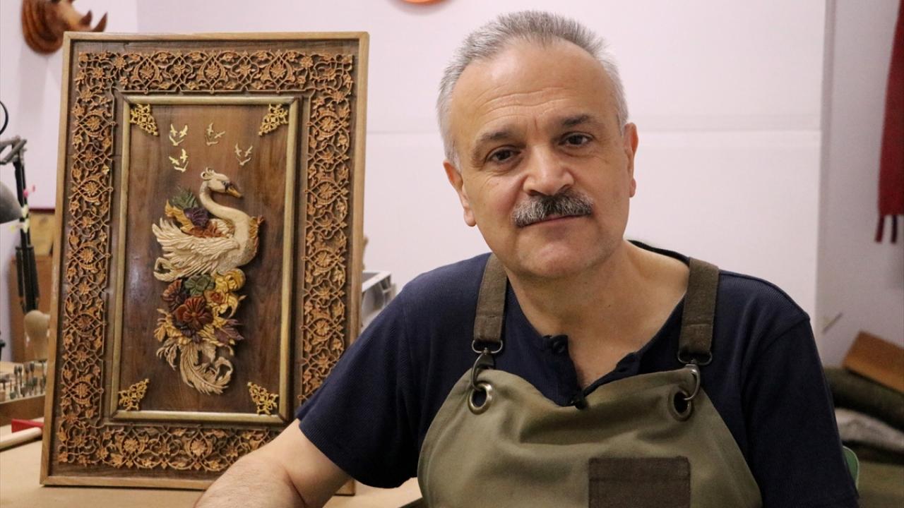 "Türk barok ve hatayi desenlerini harmanlıyorum"