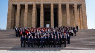 Gençlik ve Spor Bakanı Bak ile beraberindeki heyet, Anıtkabir'i ziyaret etti