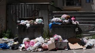İzmir sokakları çöplerle doldu