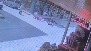 Manisa'da 3 motosikletin çarpışma anı güvenlik kamerasında