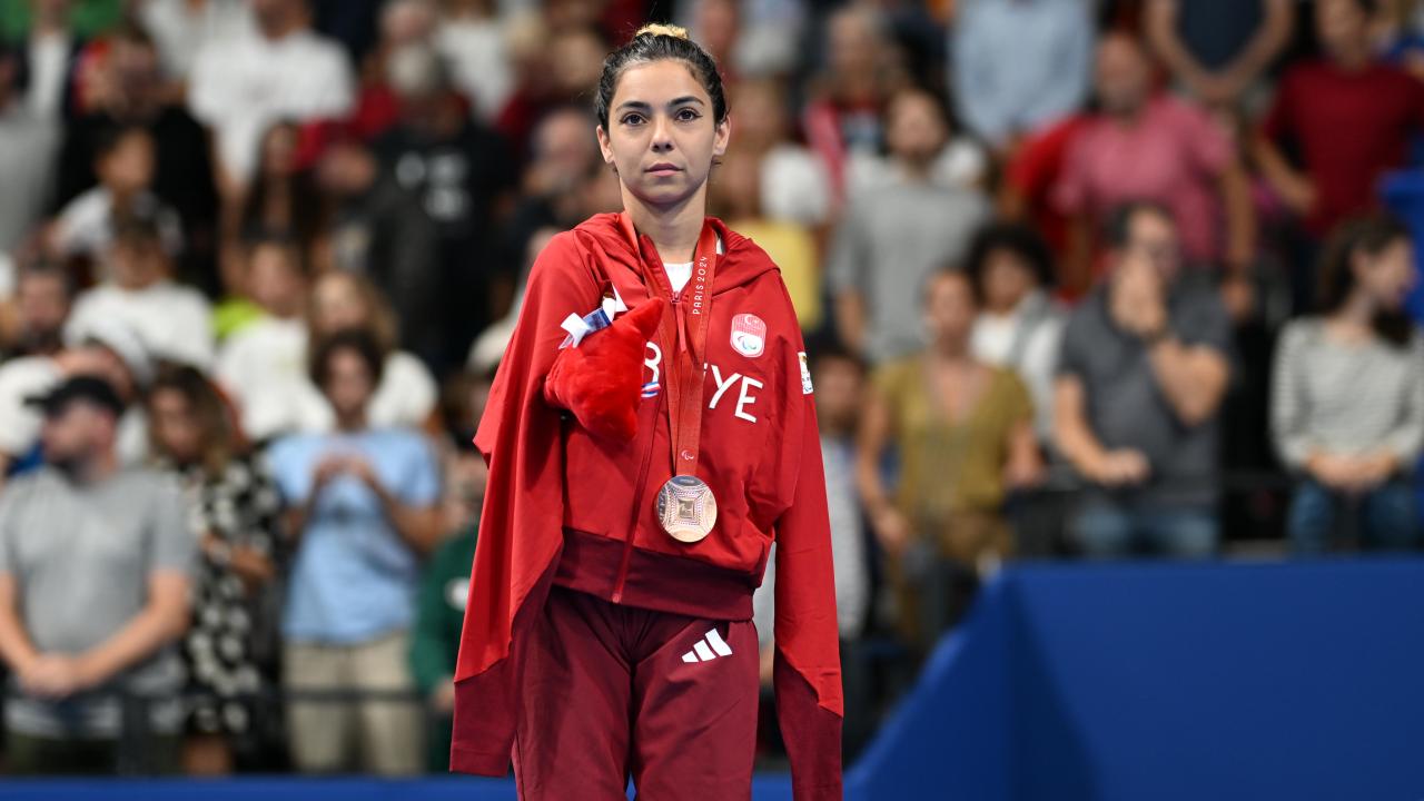 Türkiye'yi zafere taşıyan milli sporcular