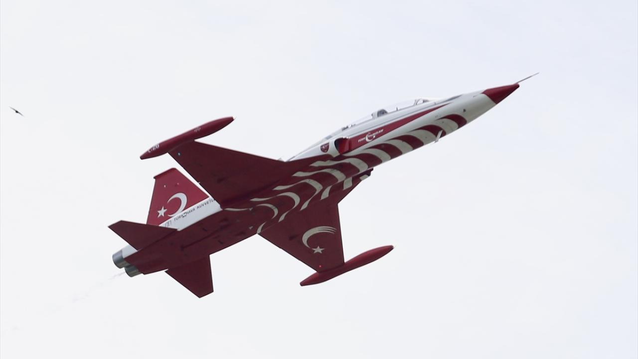 Türk yıldızları ve SOLOTÜRK Samsun'da prova uçuşu yaptı