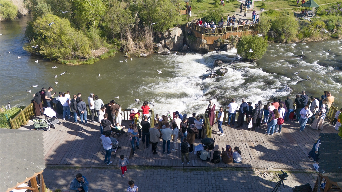 "Herkesi bu mucizevi olaya tanıklık etmeye bekliyoruz"
