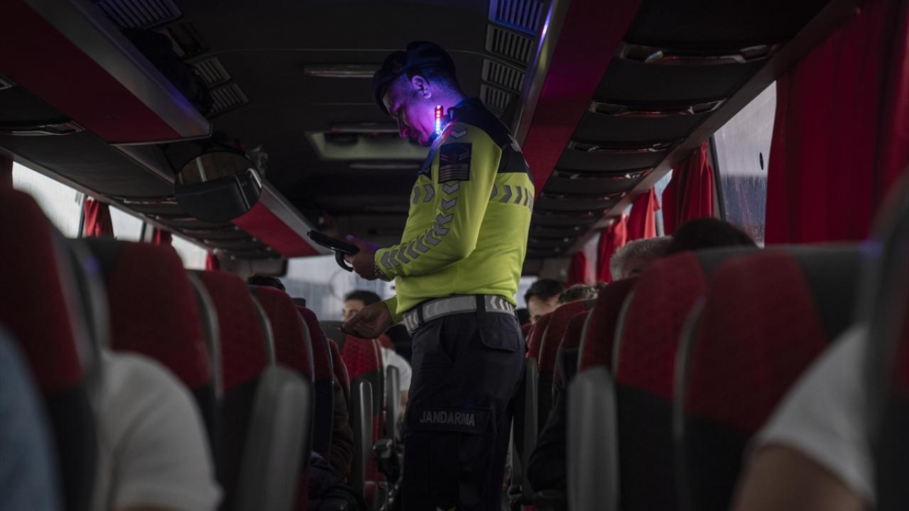 Yakalama kararı bulunan araçlar da tespit ediliyor