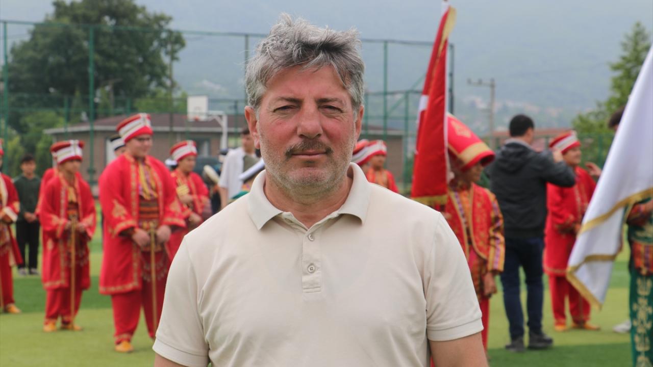 "Çocukların zararlı alışkanlıklardan uzak durmalarını sağlamış oluyoruz"