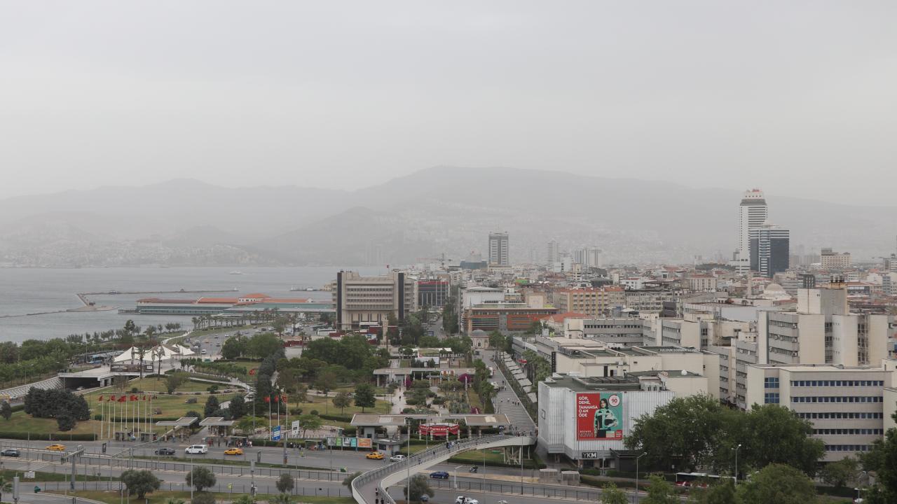 İzmir'de toz taşınımı
