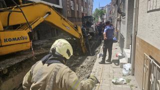 Bayrampaşa'da kanalizasyon çalışması sırasında göçük altında kalan işçi kurtarıldı