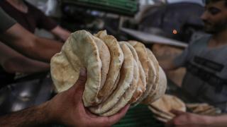 Gazze'ye kısıtlı miktarda ulaşan un ile ekmek üretimi yeniden başladı