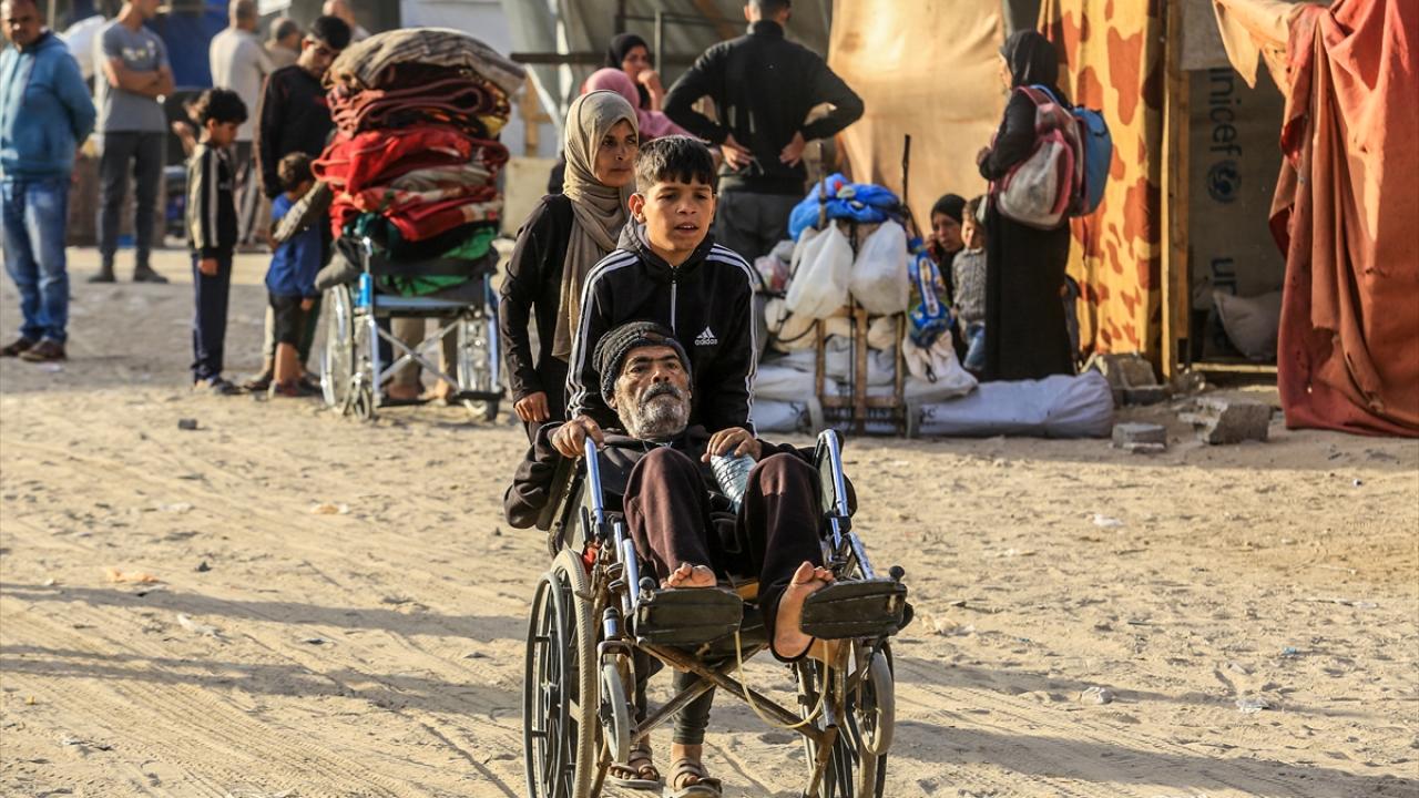 Han Yunus'taki Filistinliler göç etmeye devam ediyor