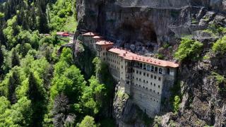 Sümela Manastırı'nın ziyaretçi sayısı yaz yoğunluğu başlamadan artışa geçti