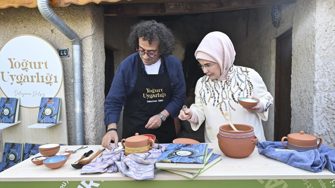 Emine Erdoğan, Nevşehir'de yoğurt mayaladı
