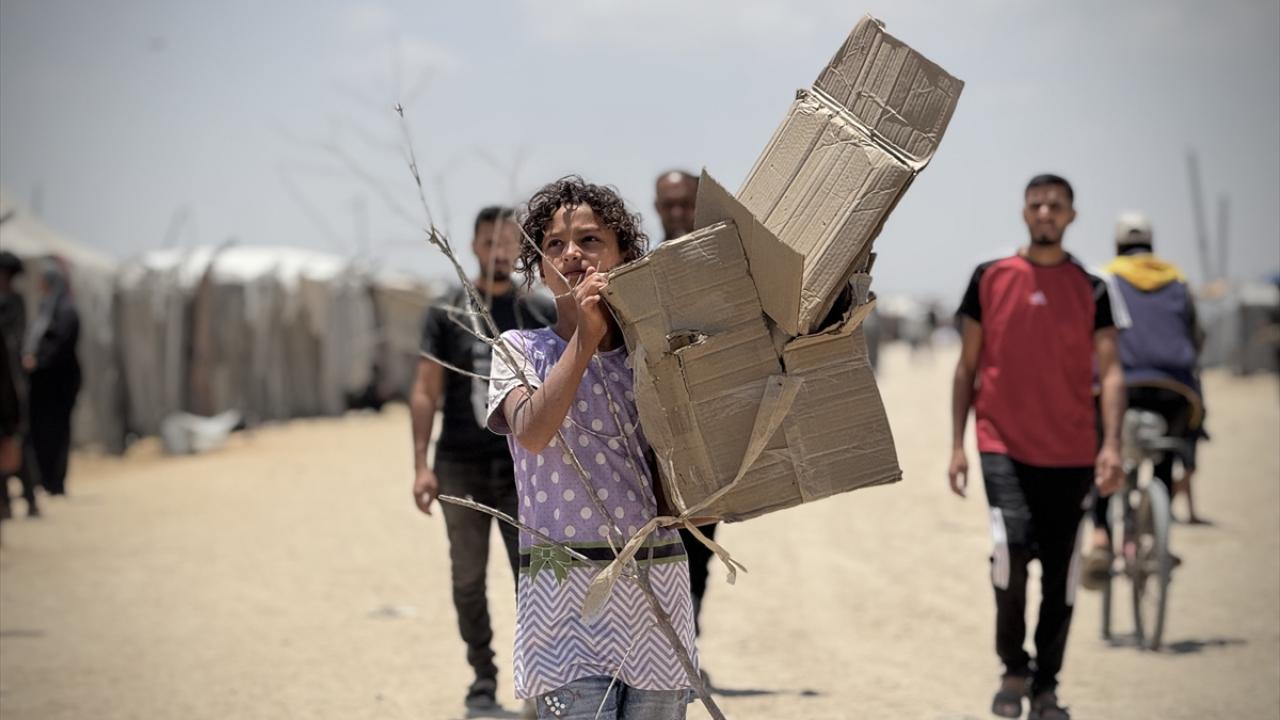 Filistinliler 2. gününde de Gazze'deki yardım dağıtım noktasına akın etti