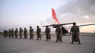 "Erciyes-2025 Tatbikatı"nda komandolar C-130'dan atladılar