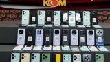 Otomobilin yolcu koltuğunda 63 kaçak telefon ele geçirildi