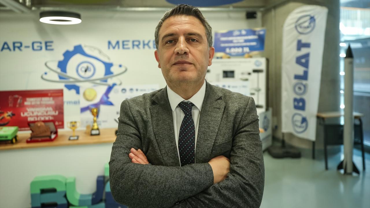 "Türk işaret dilini ve yabancı dilleri görsel etkileşimli bir şekilde öğretecektir"