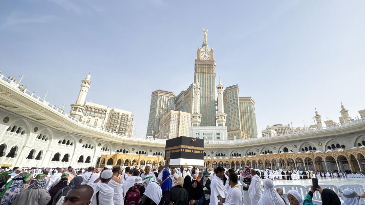 8 - Sağlık nedeniyle gücü yetmeyen kişi hac bedelini sadaka olarak vermekle hac sorumluluğundan kurtulur mu?