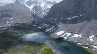 Bolkar Dağları'nın zirvesindeki doğal güzellikler