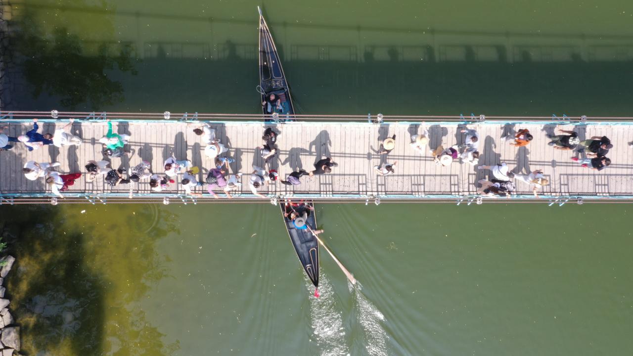 "İç Anadolu`nun incisi Nevşehir`i gezmek için geldik"