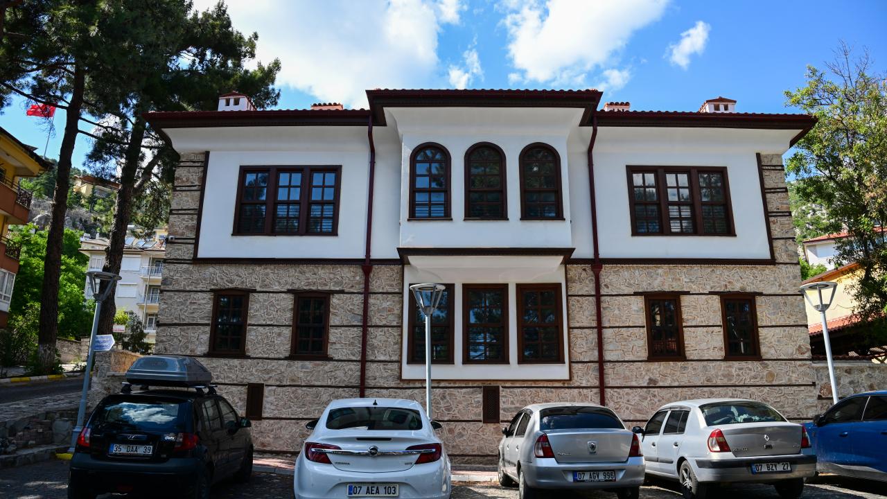 "Ziyaretçiler eskiyi günümüzün konforuyla yaşıyor"