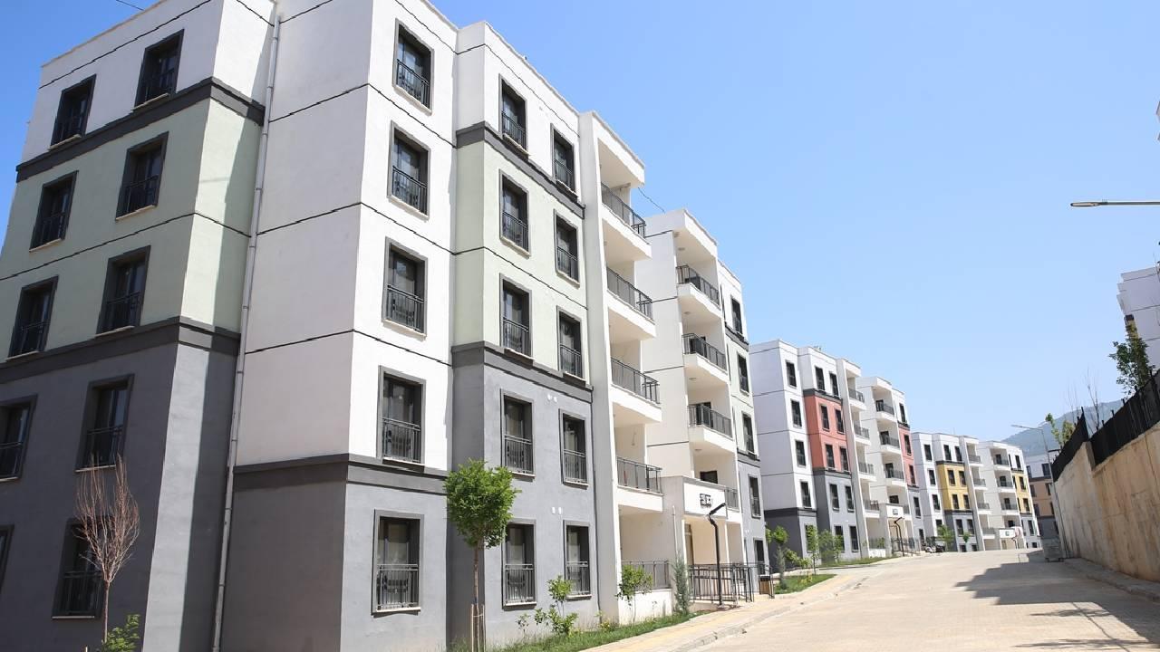 İskenderun'da depremde evini kaybedenler Kurban Bayramı'na yeni yuvalarında girdi