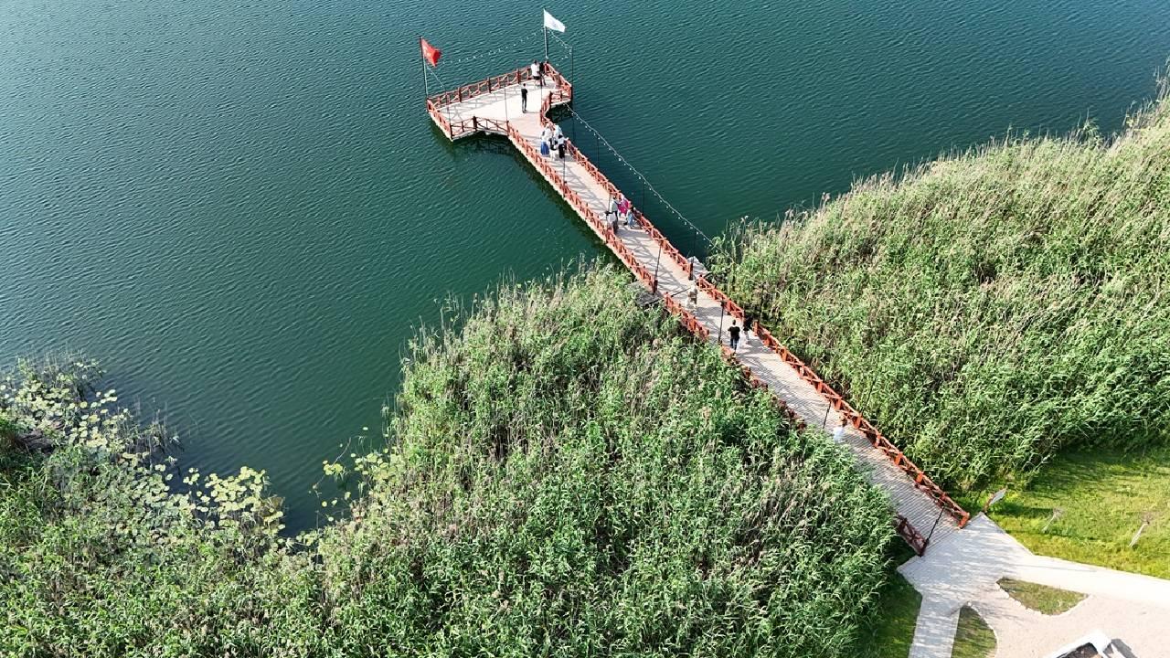 Doğal güzelliğiyle öne çıkan Gaga Gölü'nde bayram yoğunluğu