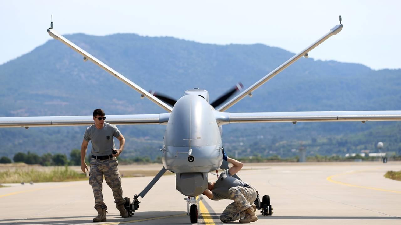 Gök vatanın "demir kartalları" bayramda nöbette